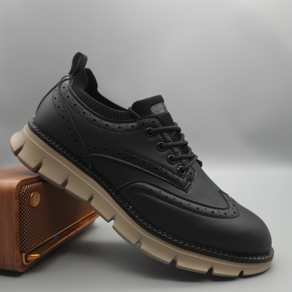 The Alderwood — Autumn Breathable Sneaker (Black)