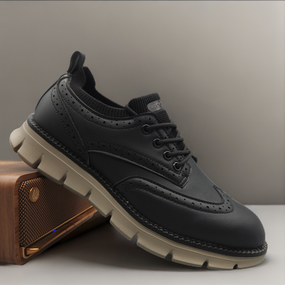 The Alderwood — Autumn Breathable Sneaker (Black)